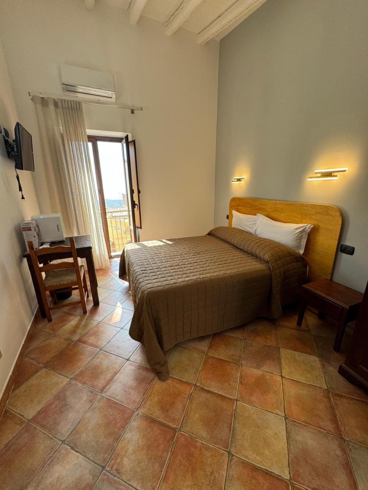 Le Scalette Del Centro Hotel อากริเจนโต ภายนอก รูปภาพ